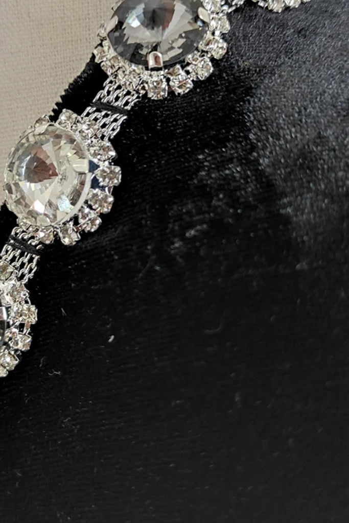 Robe de soirée en velours noir Triquetra