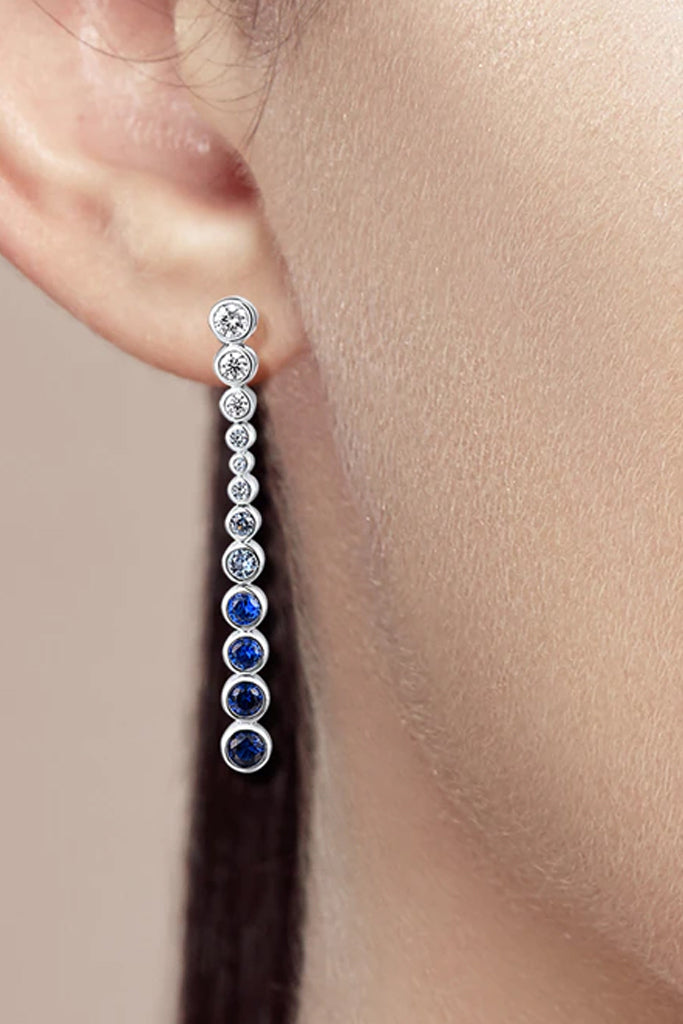 Boucles d'oreilles Taylor longues en argent avec cristaux et pierres précieuses spinelles bleues
